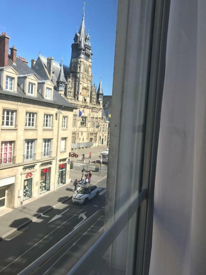 Appartement De Charme En Plein Coeur Du Centre Ville De Compiegne Bagian luar foto